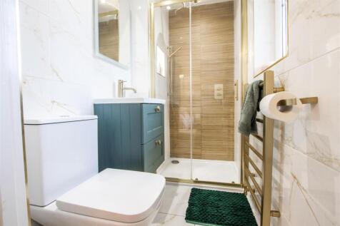 ensuite.jpg