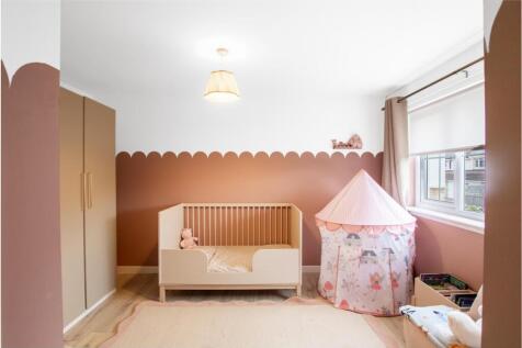 bedroom.three