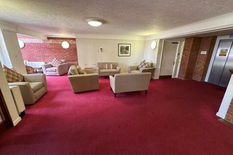 Ccommunal Living ...