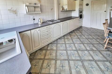 Kitchen/Breakfast...