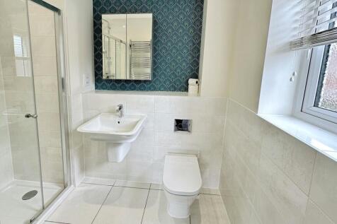 En-Suite Bathroom