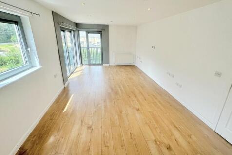 Living / Dining R...