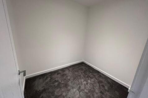 Walk-In Wardrobe