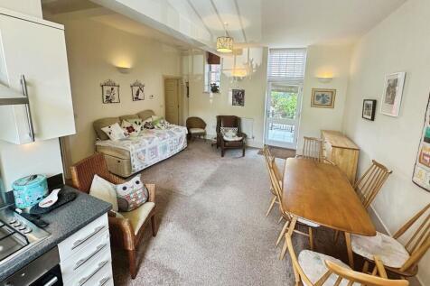 Lounge/Kitchen