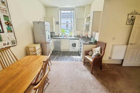 Lounge/Kitchen