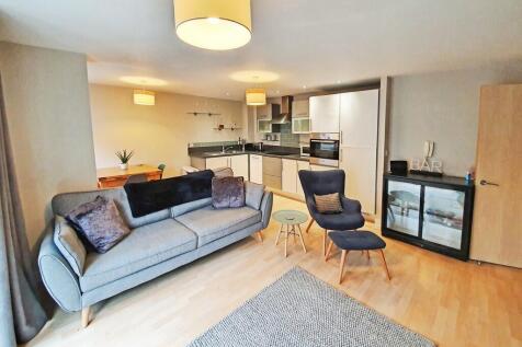 Living Room/Kitch...