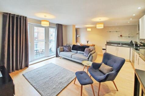 Living Room/Kitch...