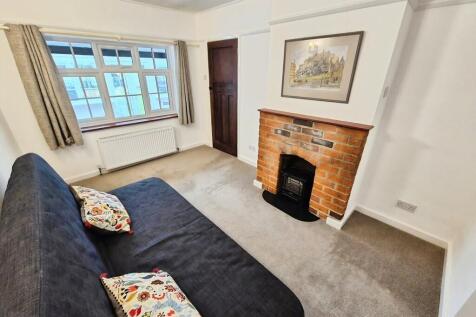 Family Room / Bed...