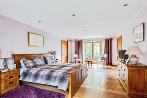 Principal Bedroom...