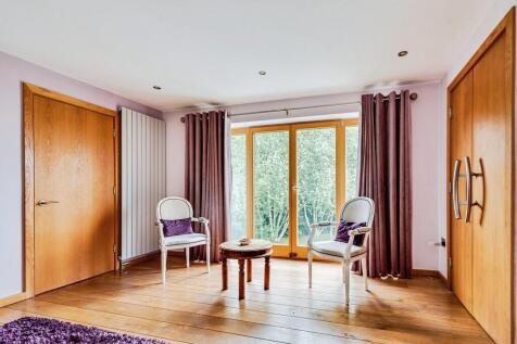Principal Bedroom...