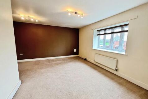 Lounge/Dining Roo...