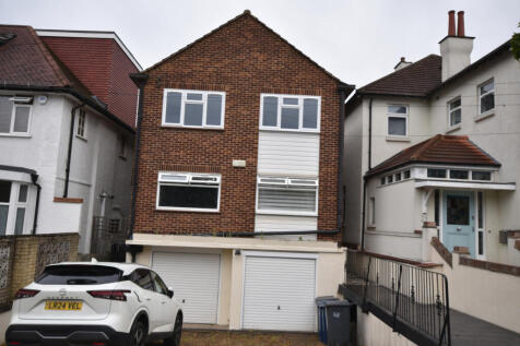 Very large two bedroom, refurbished, first floor 