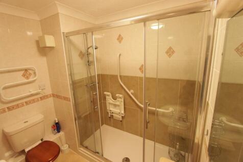 5. Bathroom.jpg