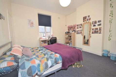 Flat-2-88-Brunswick-St-Bedroom-1.JPG