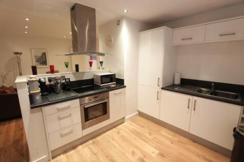 6. kitchen .JPG