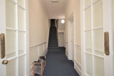 47-broomgrove-rd-entrance-hall.990x0.jpg