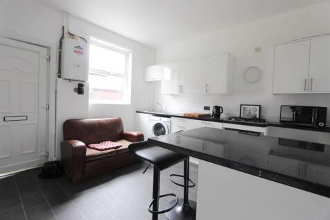 2. Kitchen (1).jpg