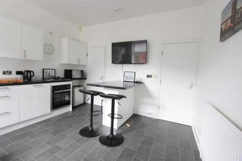 2. Kitchen .jpg