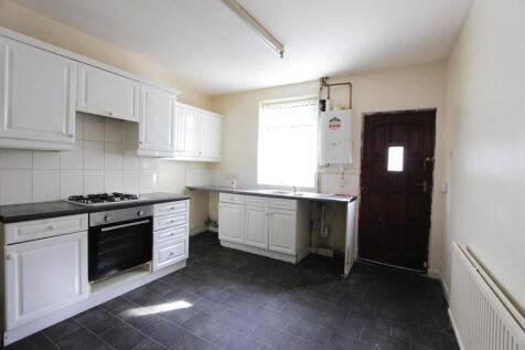 4. kitchen .JPG