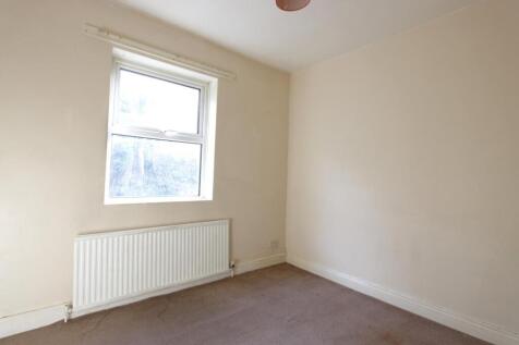 6. bedroom 2 .JPG