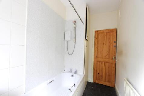 7. Bathroom .JPG