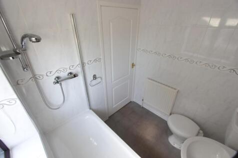 Bathroom 3.JPG