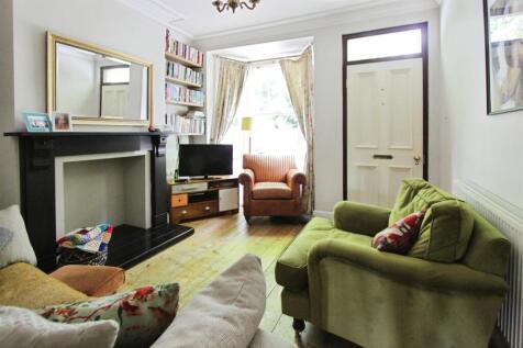 2. Front Room.JPG