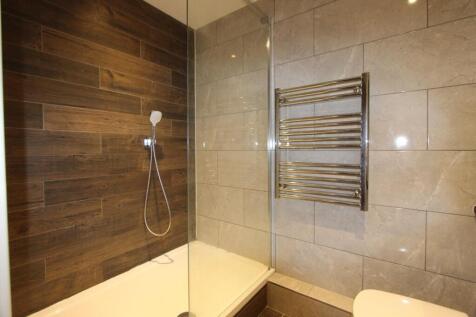 Bathroom 2.JPG