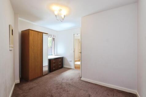 6. Bedroom 2 (2).jpg
