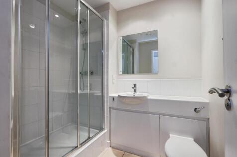 5. Ensuite.jpg