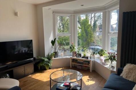 1. front room.jpg