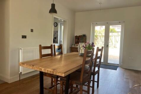 4. Dining room.jpg