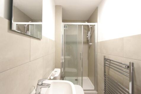 5. Bathroom.JPG