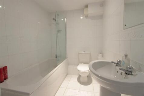 5. bathroom.jpg