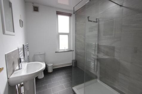 Bathroom.JPG