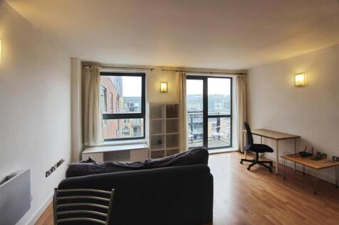 3c1d64b1-Living 20Room.JPG