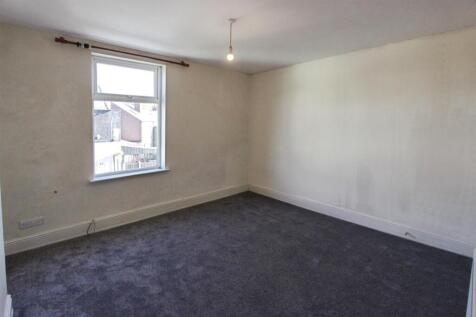 27775b95-Bedroom 201.JPG