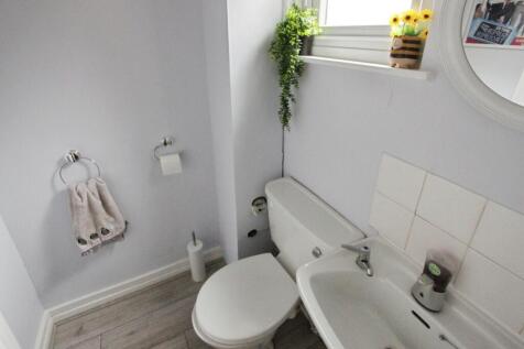 pbox-bathroom-326534.JPG