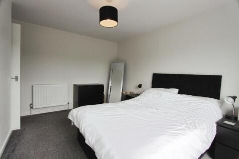 pbox-bedroom-326534.JPG