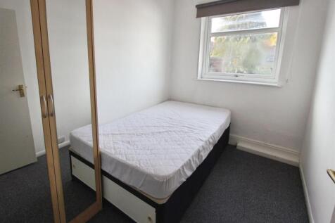 ed719249-Bed 203.JPG