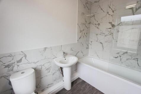 b6ccd1d6-Bathroom.JPG