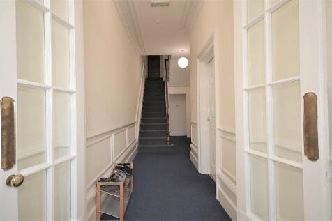 47-broomgrove-rd-entrance-hall.990x0.jpg