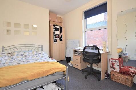 47-broomgrove-rd-bedroom-3.990x0.jpg