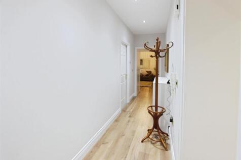 4c0cbce6-Hallway.JPG