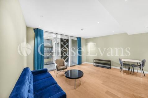 Phoenix Court, Oval