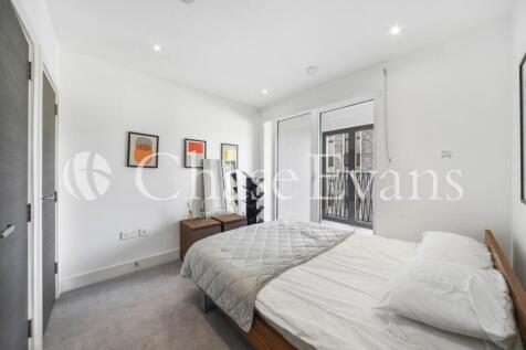 Delphini Apartments,