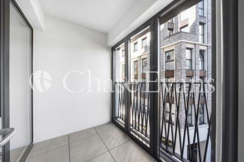 Delphini Apartments,