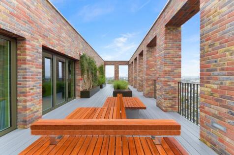 Roof Terrace - The H