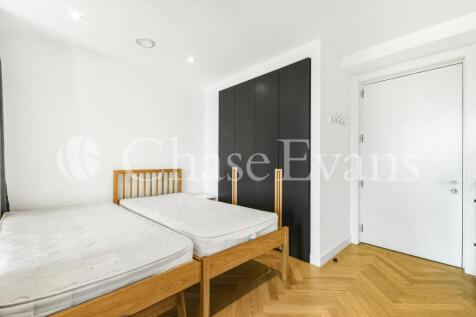 Living/Sleeping Area