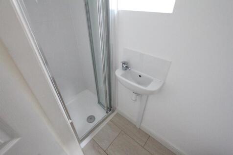 92A Castle Street, HK shower room 1.JPG